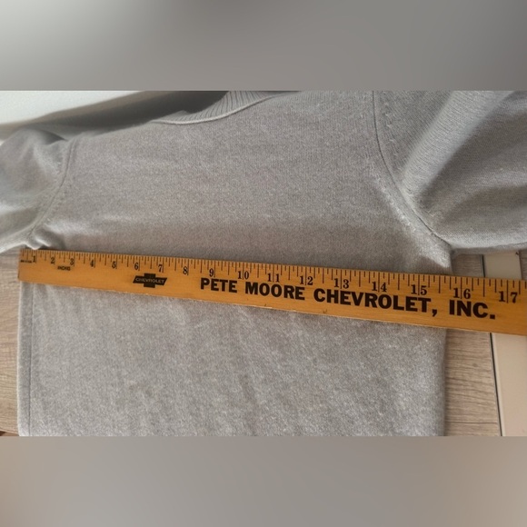 Club Monaco Cashmere Sweater Button Detail Bell Sleeves Lightweight Soft Size XS - Picture 7 of 10